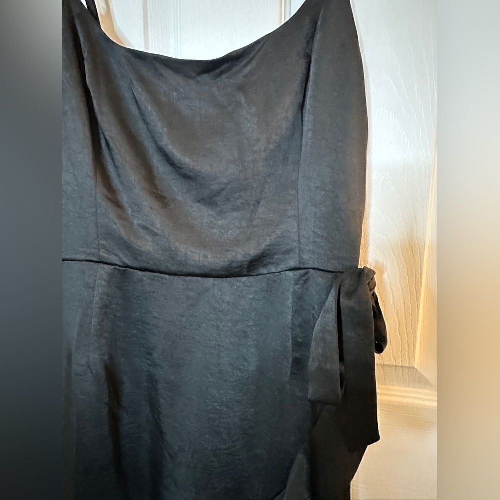 Wild Fable Black Satin Ruffle Bottom Short Dress Size L - Picture 2 of 11
